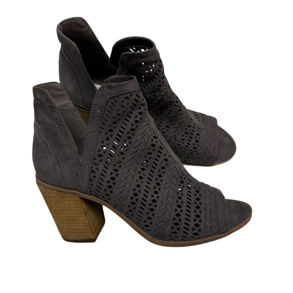 Steve Madden open toe perforated slip on chunky heels grey shoes size 8.5 - Picture 4 of 7